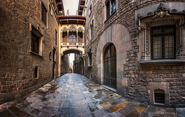 Santuarios, monasterios, Sagrada Familia: (Barcelona, Montserrat)