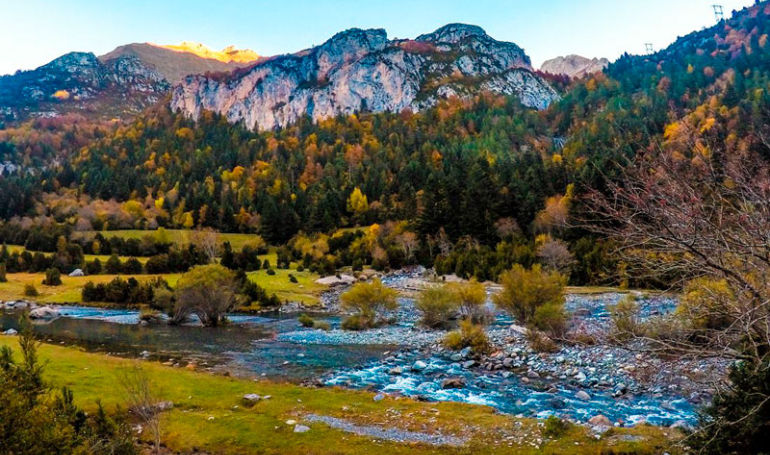 Bosques de Aragón en otoño (Ordesa, Monte Perdido)